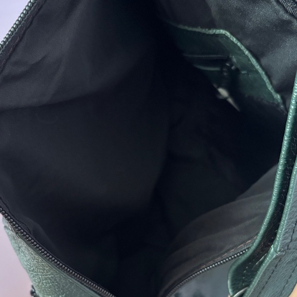 Rare Sling backpack bag Green Leather Crossbody - immaculate, never used - Picture 6 of 9